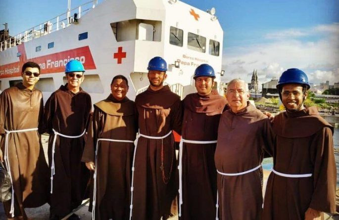 La nave ospedale “Papa Francesco” sul Rio delle Amazzoni